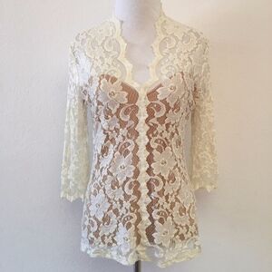 Karen Kane White Lace V Neck Top Size Medium